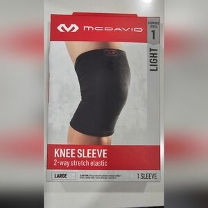 McDavid Black Knee Sleeve